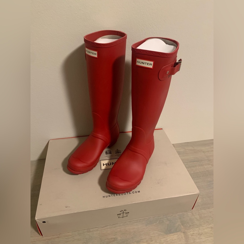 Hunter Rain Boots (Tall) Size 7 Womens